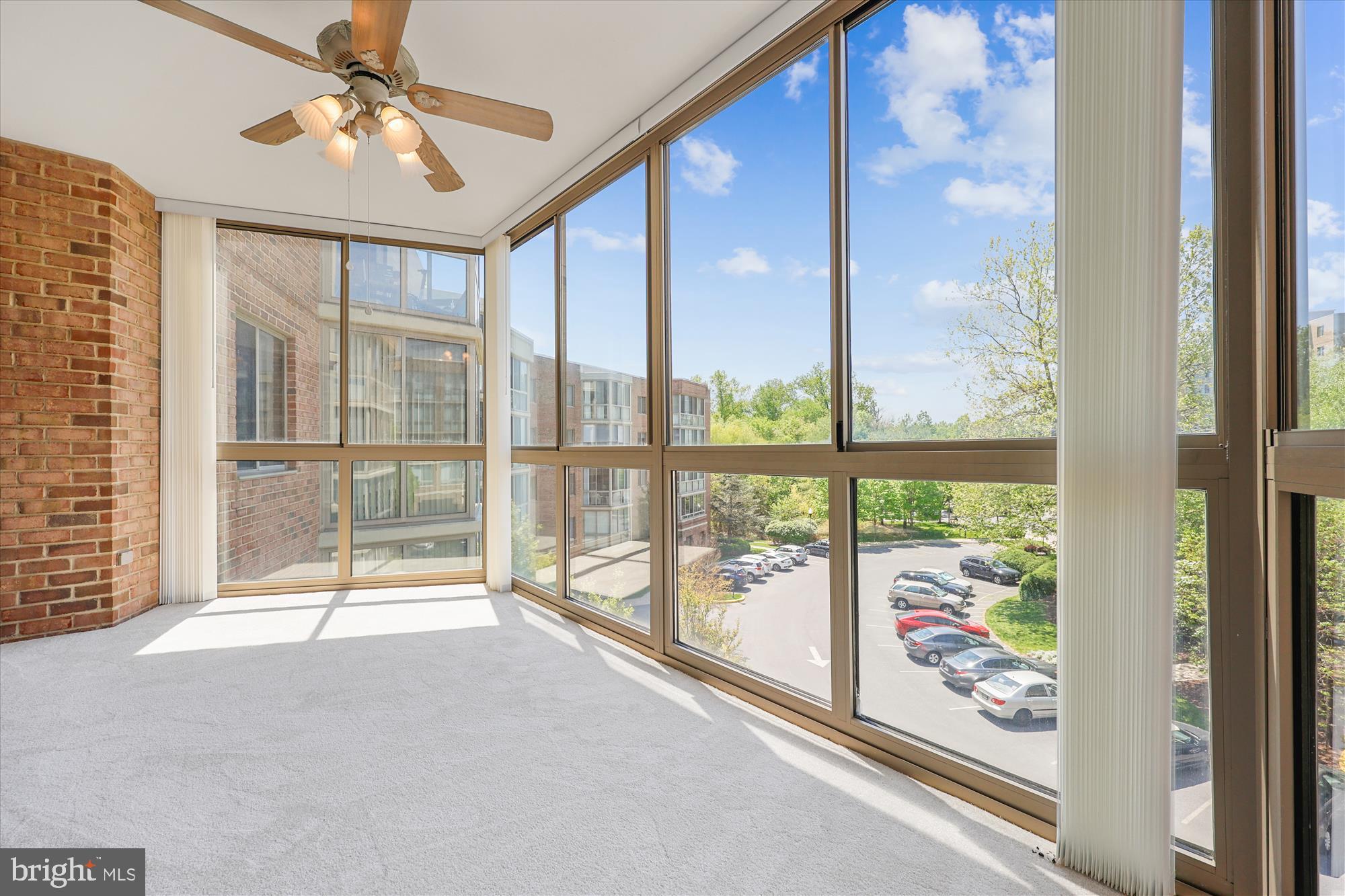 TURNBERRY COURTS AT LEIS - Residential