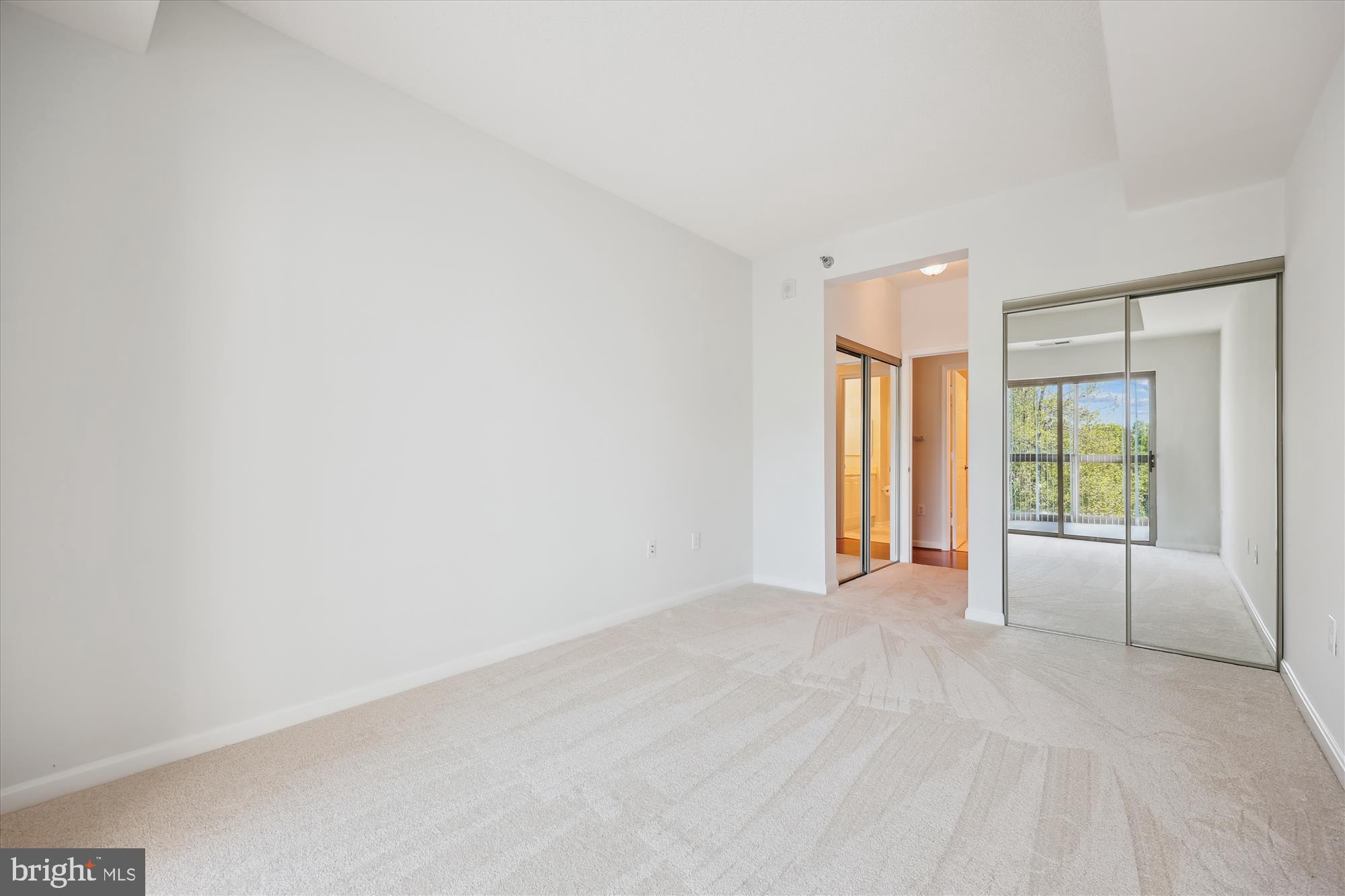 TURNBERRY COURTS AT LEIS - Residential