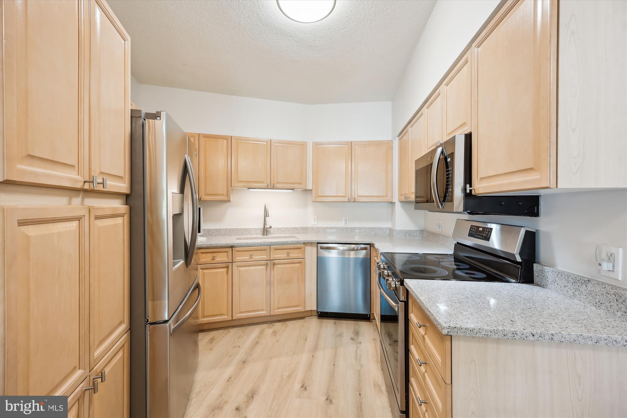 TURNBERRY COURTS AT LEIS - Residential