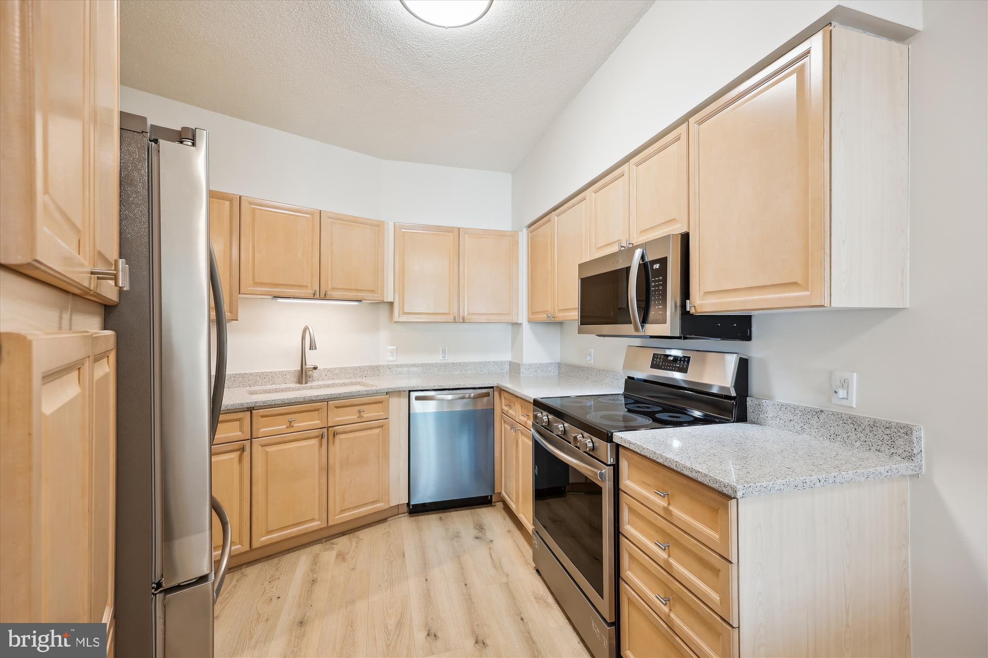 TURNBERRY COURTS AT LEIS - Residential