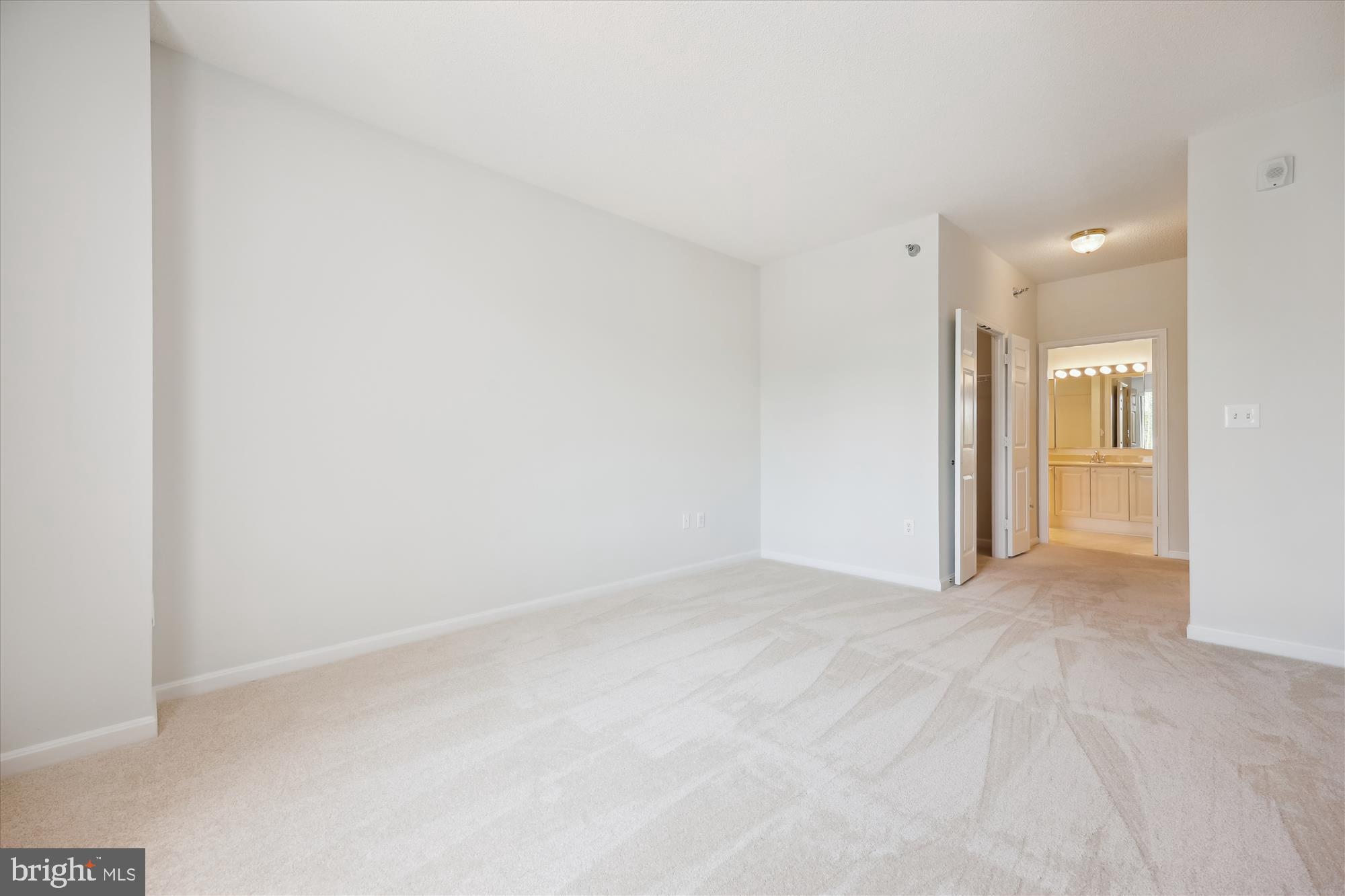 TURNBERRY COURTS AT LEIS - Residential