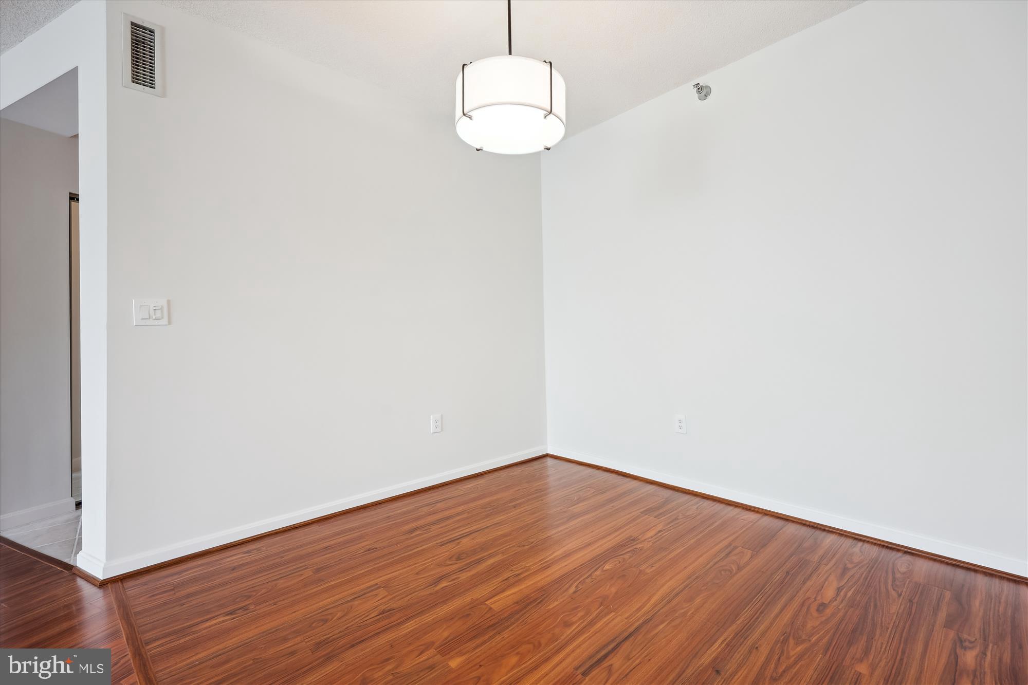 TURNBERRY COURTS AT LEIS - Residential