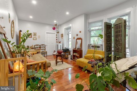 Condo For Rent - 4706 Warrington Avenue #2<br/> PHILADELPHIA, PA 19143