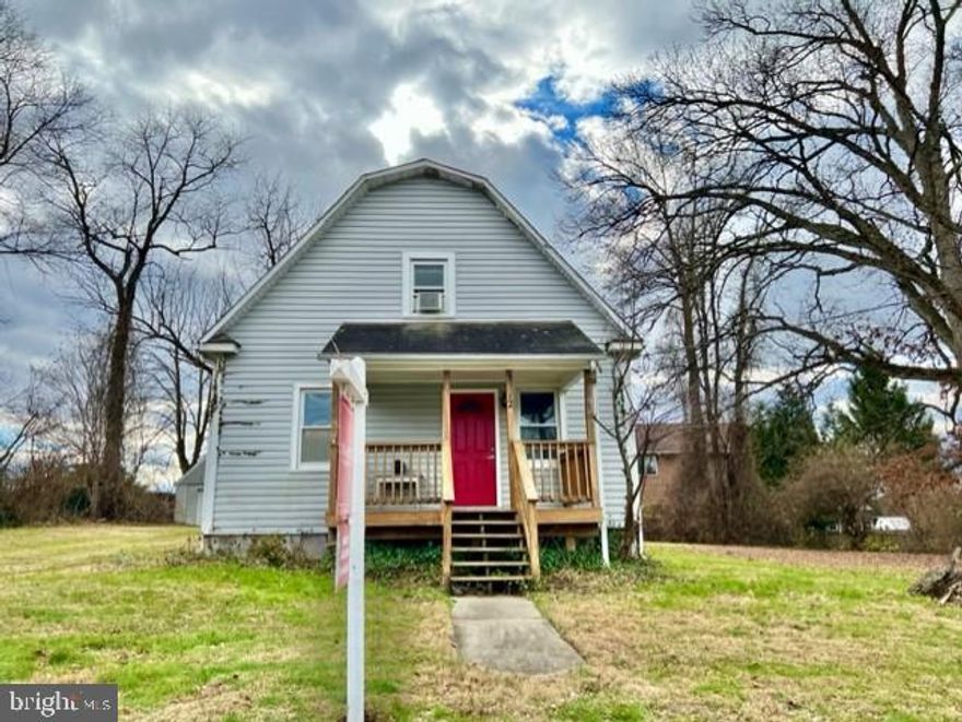 Cozy and Charming 2 bedroom 1 bathroom bungalow in Kensington.  This home features an oversized lot, covered deck, hardwood floors, and a front porch.  Additionally it offers great storage, a fantastic recreation room on the upper level., and a detached garage.  Grab your coffee to go from Starbucks just around the corner.  Easy Access to 495 connecticut exit, and Metro (1.7miles).

The tenant does not have access to the second level of the detached garage.