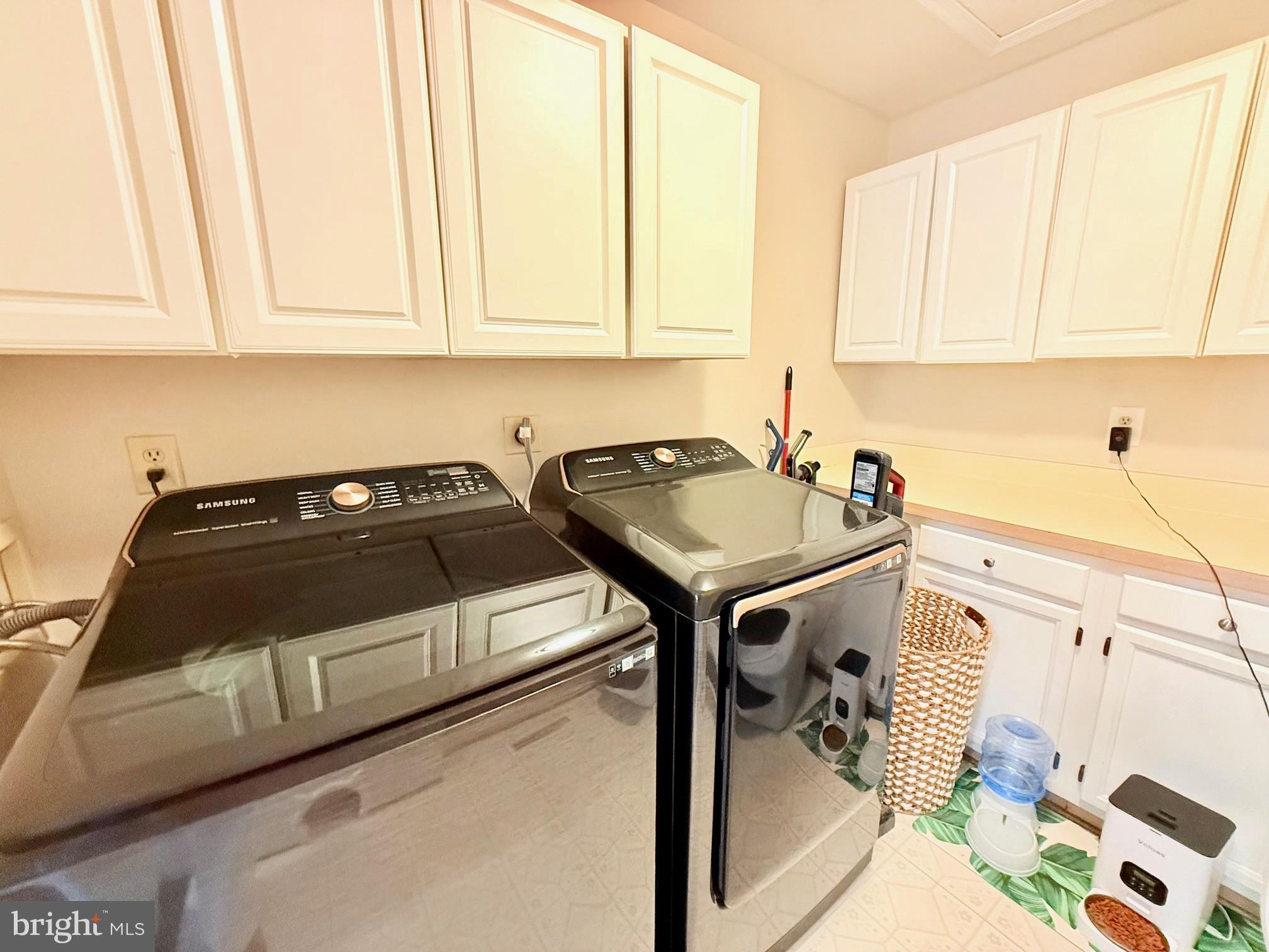 MILL CREEK CONDOMINIUMS - Residential