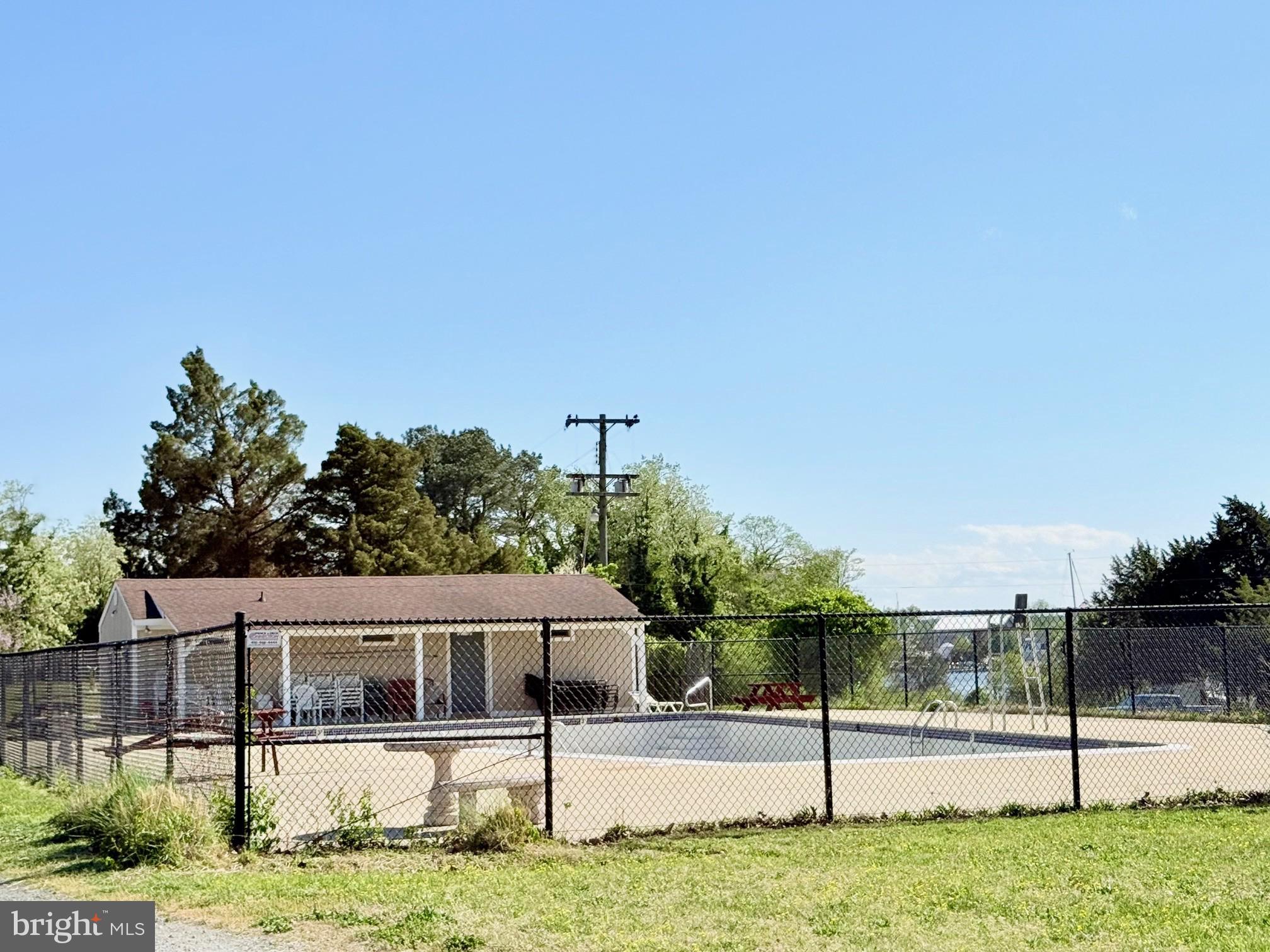 MILL CREEK CONDOMINIUMS - Residential