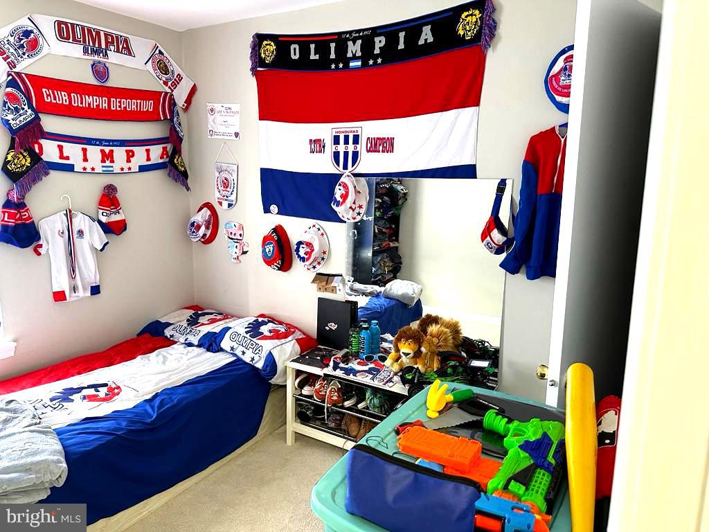 WAYSIDE VILLAGE - Residential