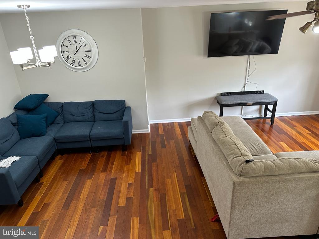 WAYSIDE VILLAGE - Residential