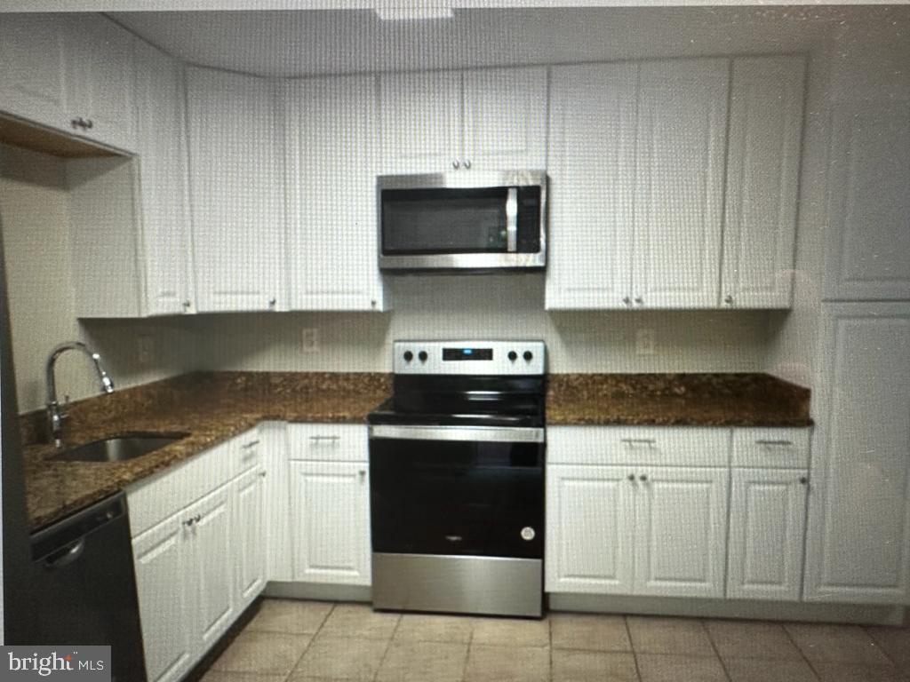 WAYSIDE VILLAGE - Residential