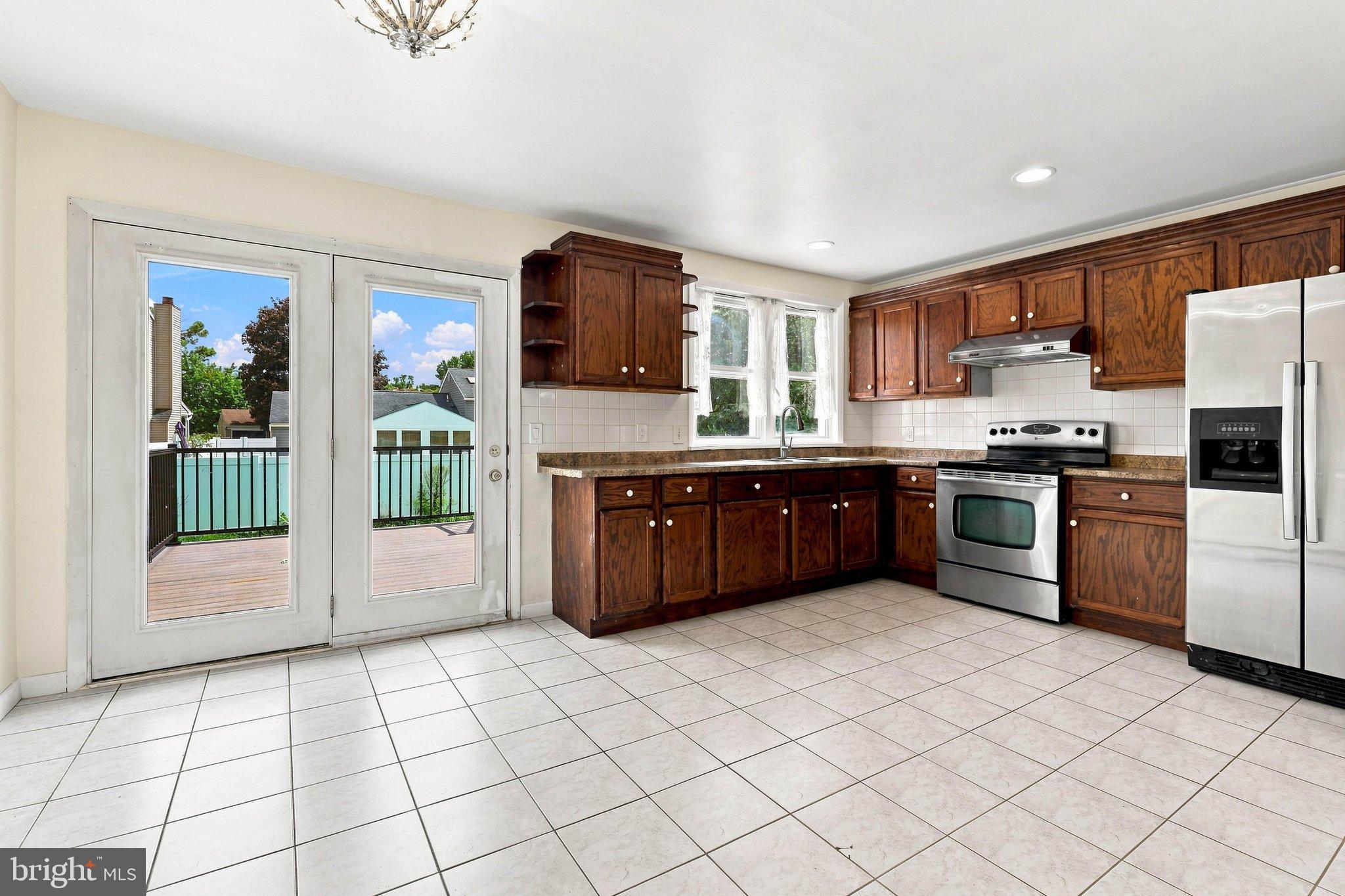 111 TANGLEWOOD LANE