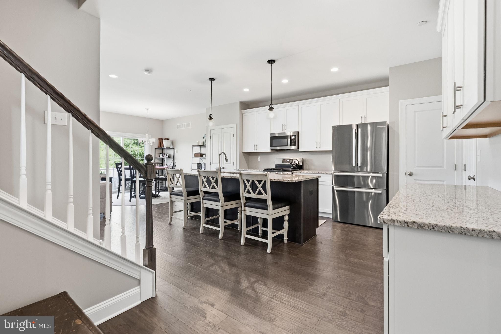 318 RIDGEWOOD DRIVE