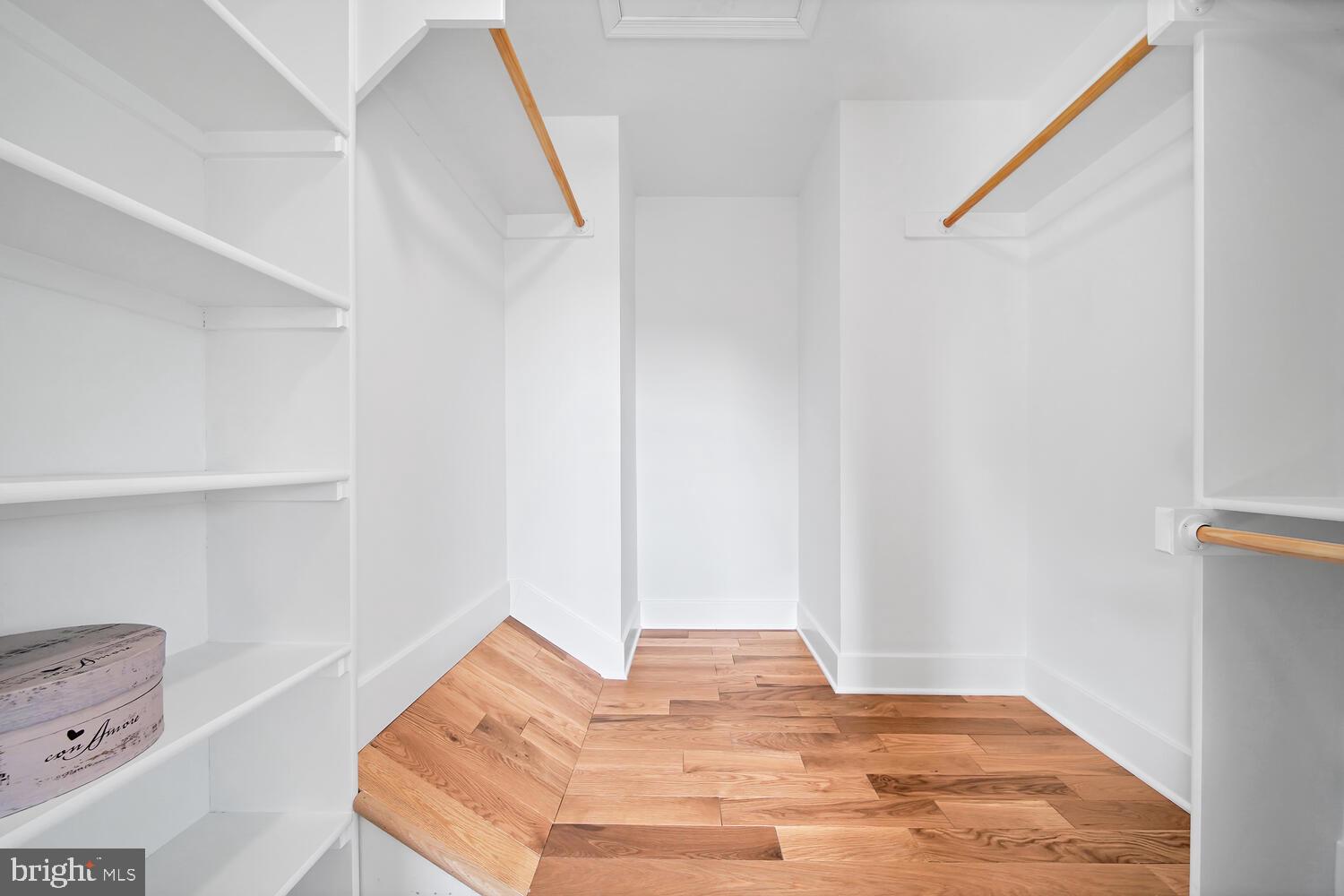 ROBIN GLEN - Residential