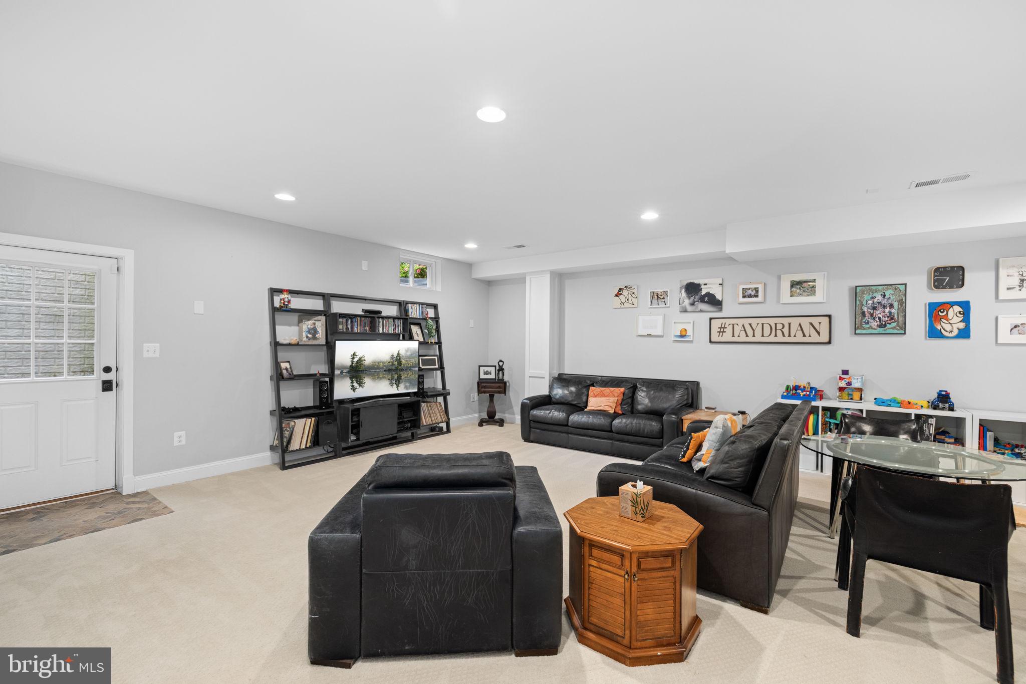 DEVONSHIRE - Residential