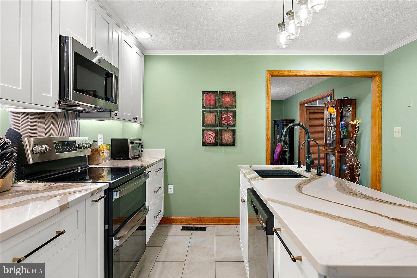 CHARLES LEWIS FARM - Residential