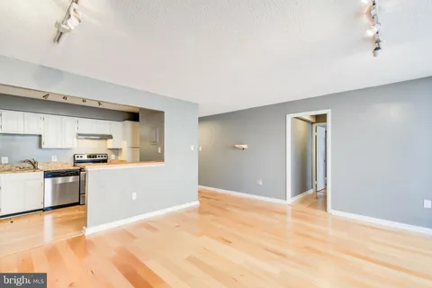 MLS: DCDC2266918