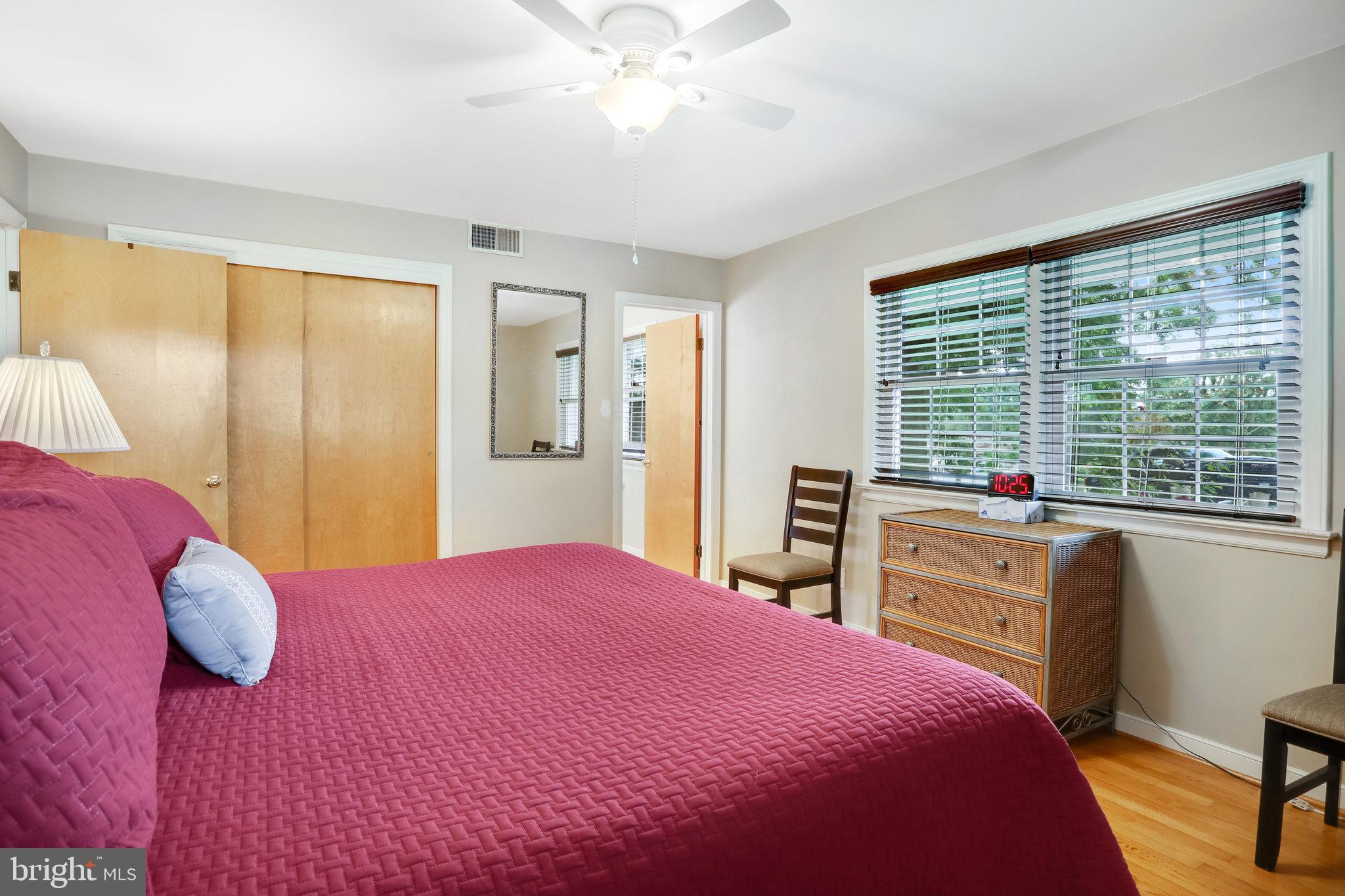 PARAMOUNT MANOR - Residential