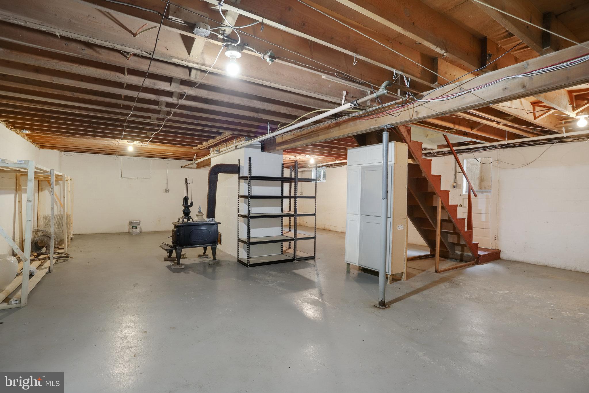 PARAMOUNT MANOR - Residential