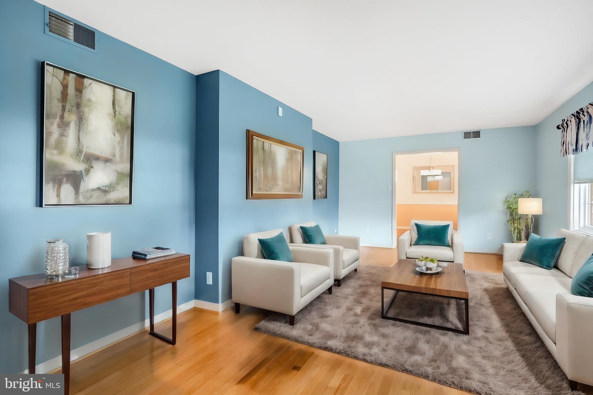 PARAMOUNT MANOR - Residential