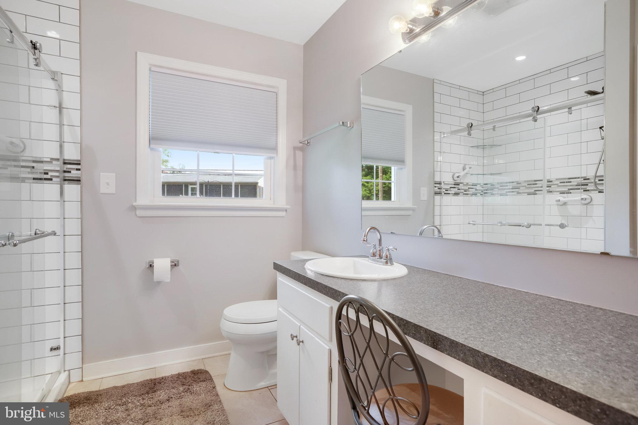 PARAMOUNT MANOR - Residential