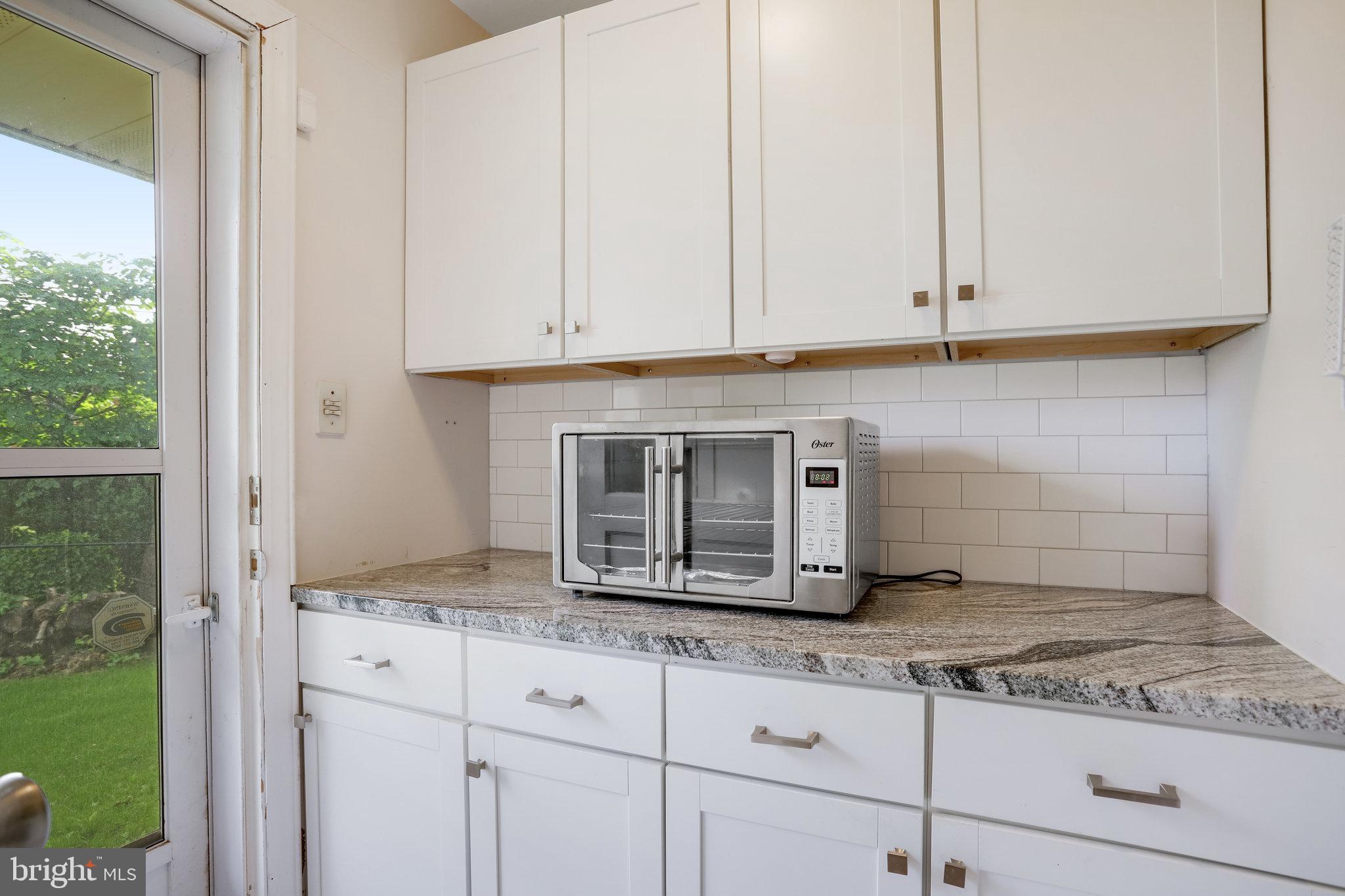 PARAMOUNT MANOR - Residential