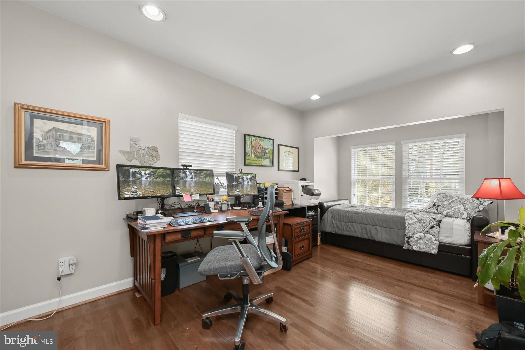 WOODACRES - Residential