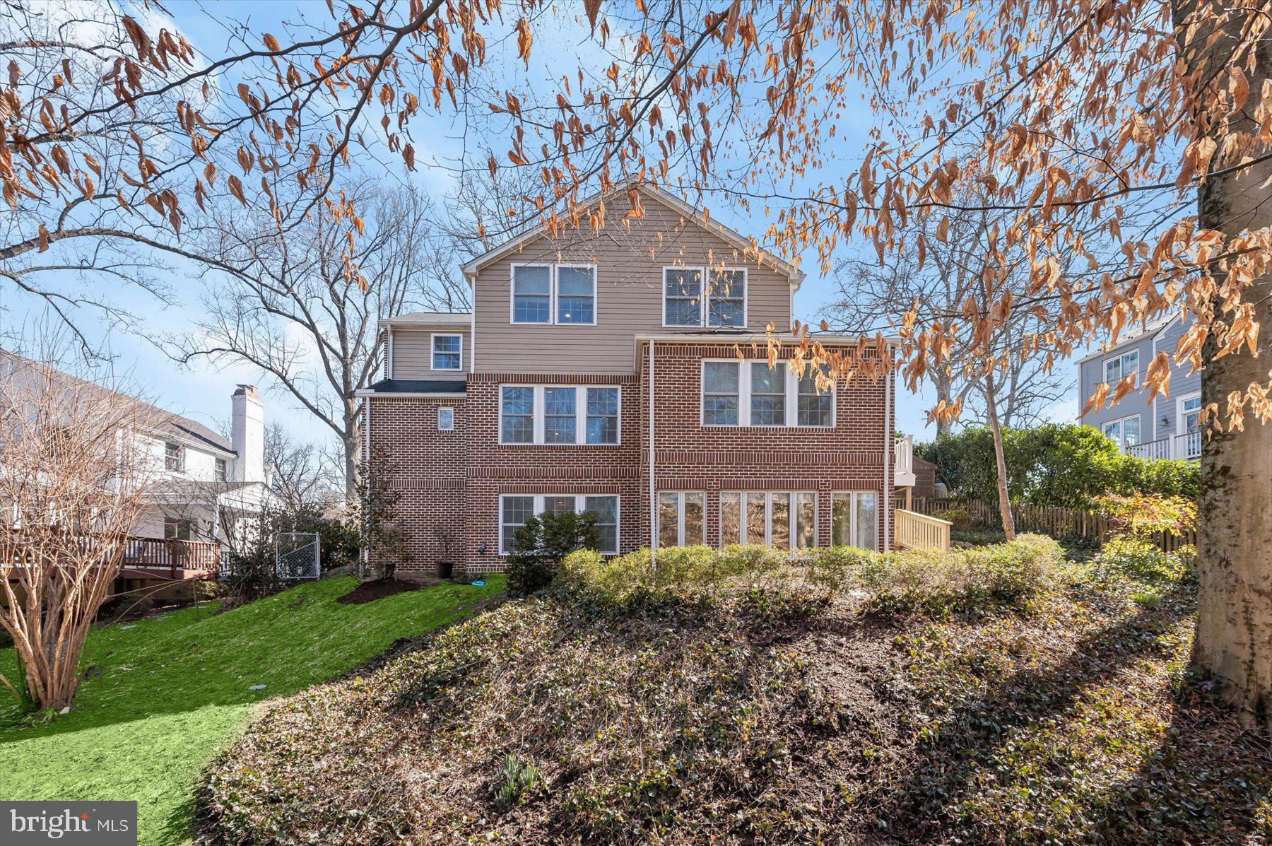 WOODACRES - Residential