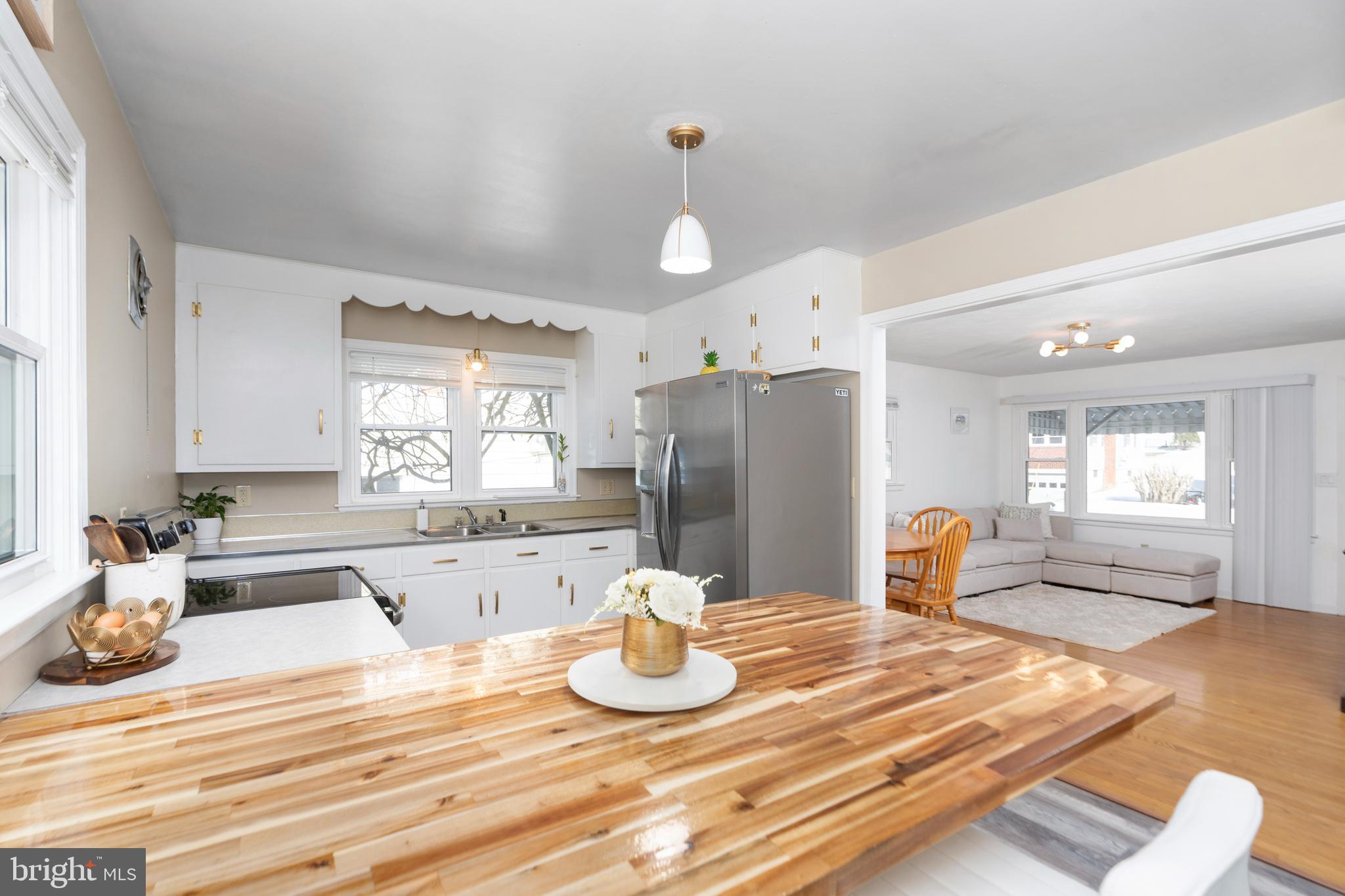 HILLCREST - Residential