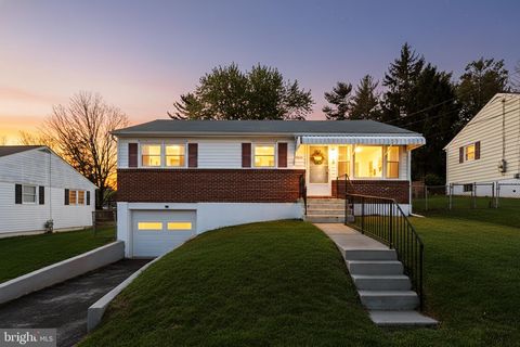 Photo of 3008 Westside Dr, STAUNTON, VA 24401 (MLS # VASC2000784)