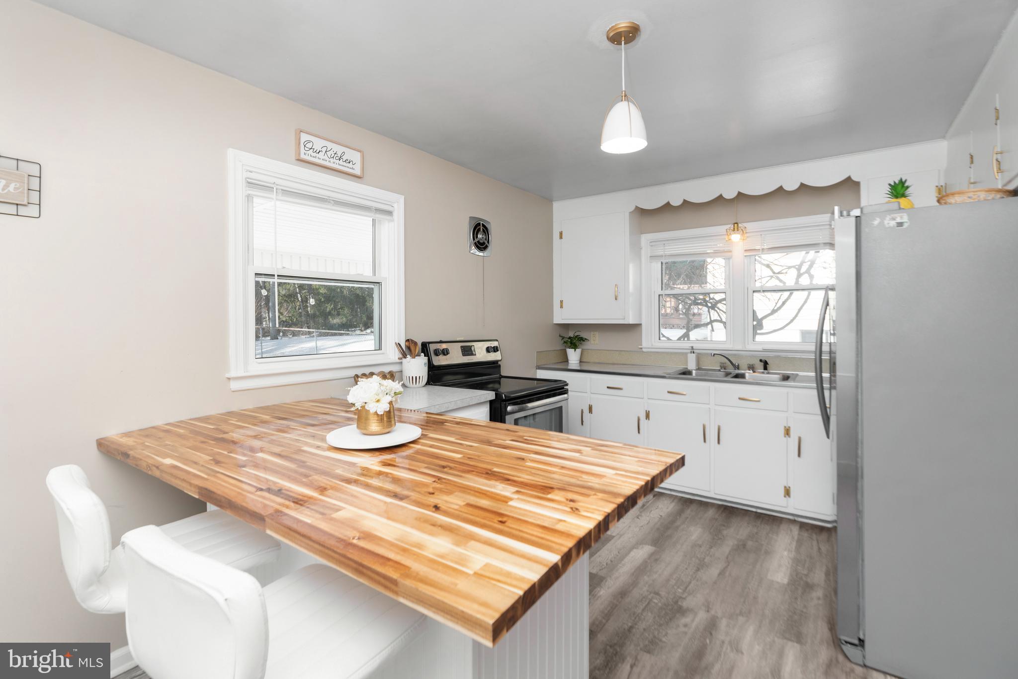 HILLCREST - Residential