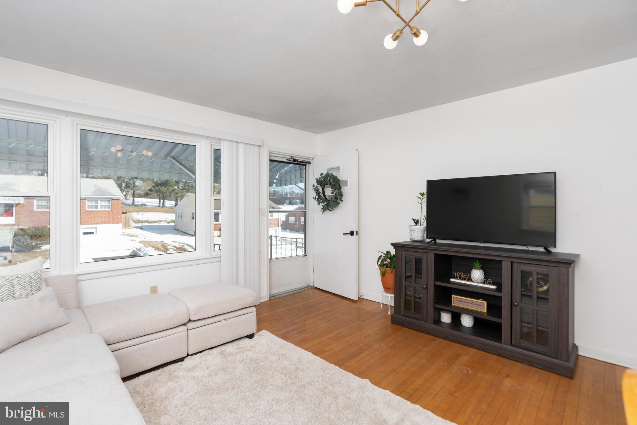 HILLCREST - Residential