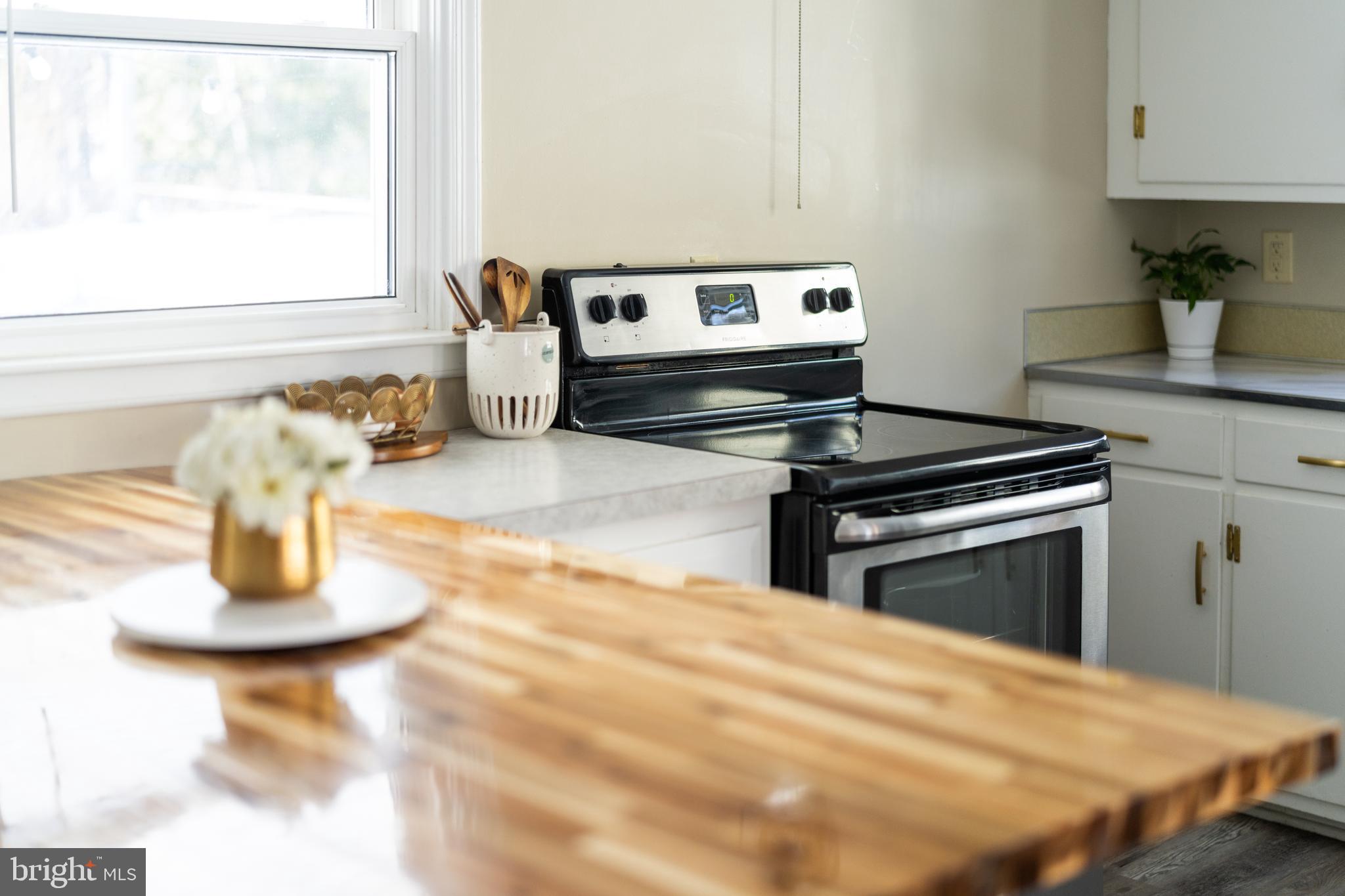 HILLCREST - Residential