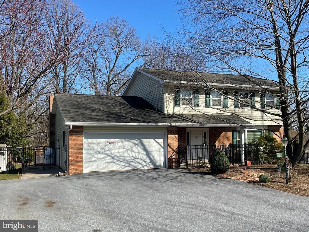 Photo of 11 BIRCH INTERVAL, WILLOW STREET, PA 17584 (MLS # PALA2031868)