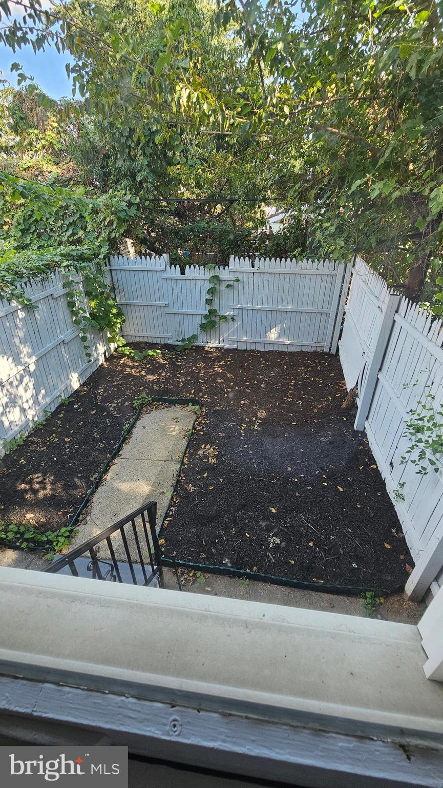 LAWNDALE - Residential