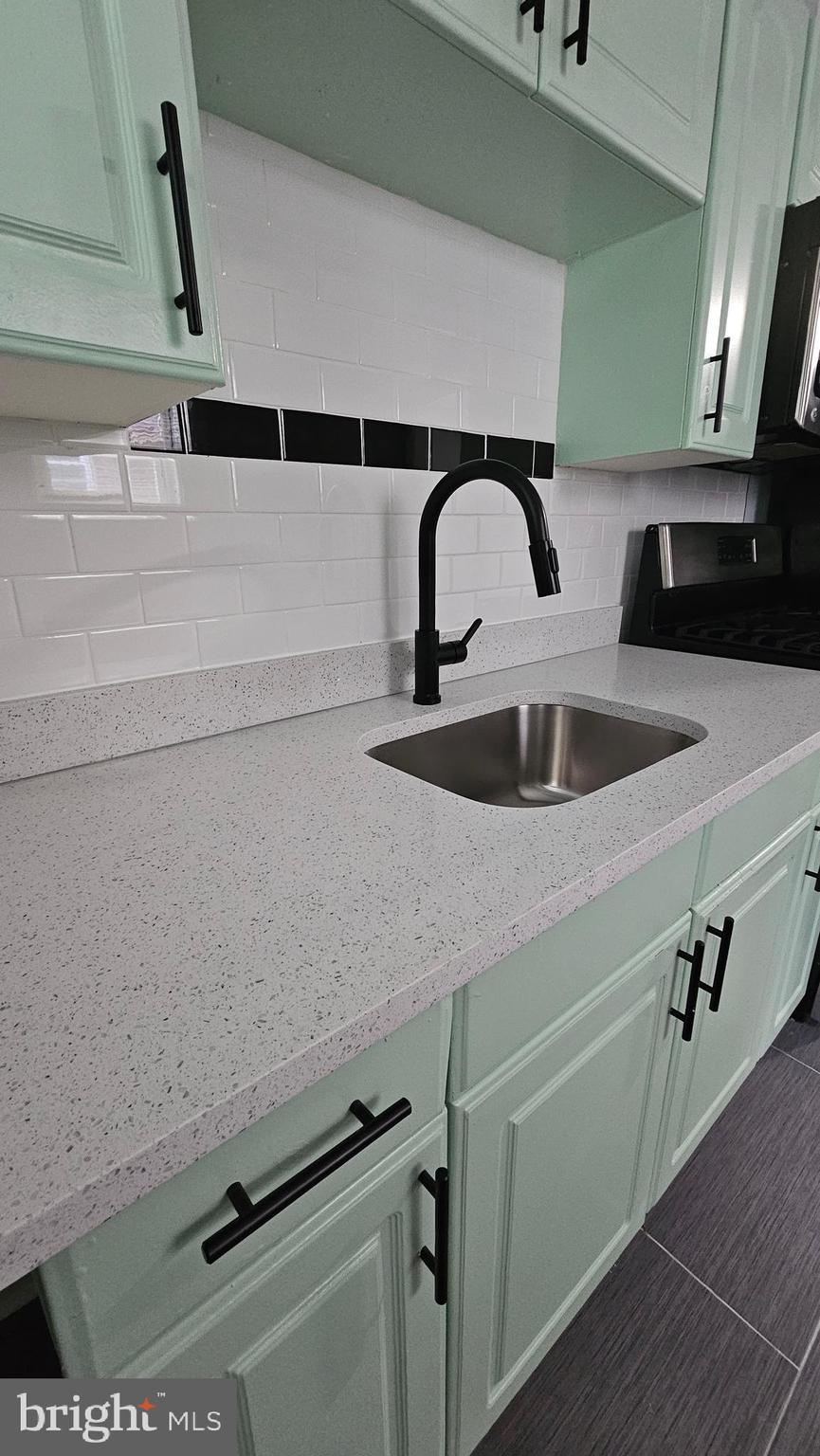 LAWNDALE - Residential