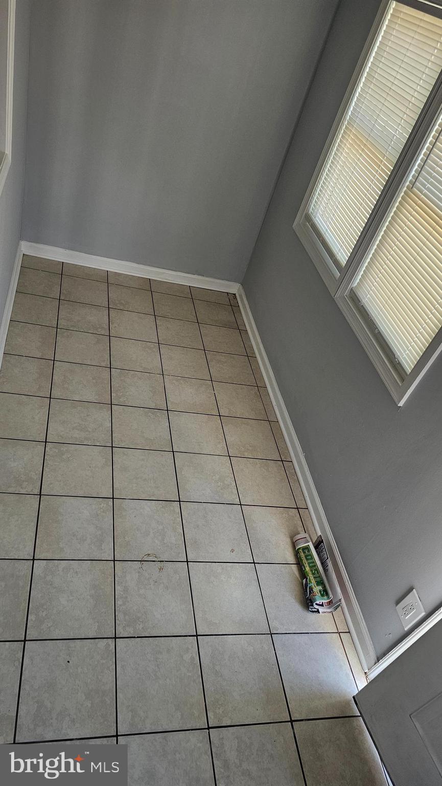 LAWNDALE - Residential