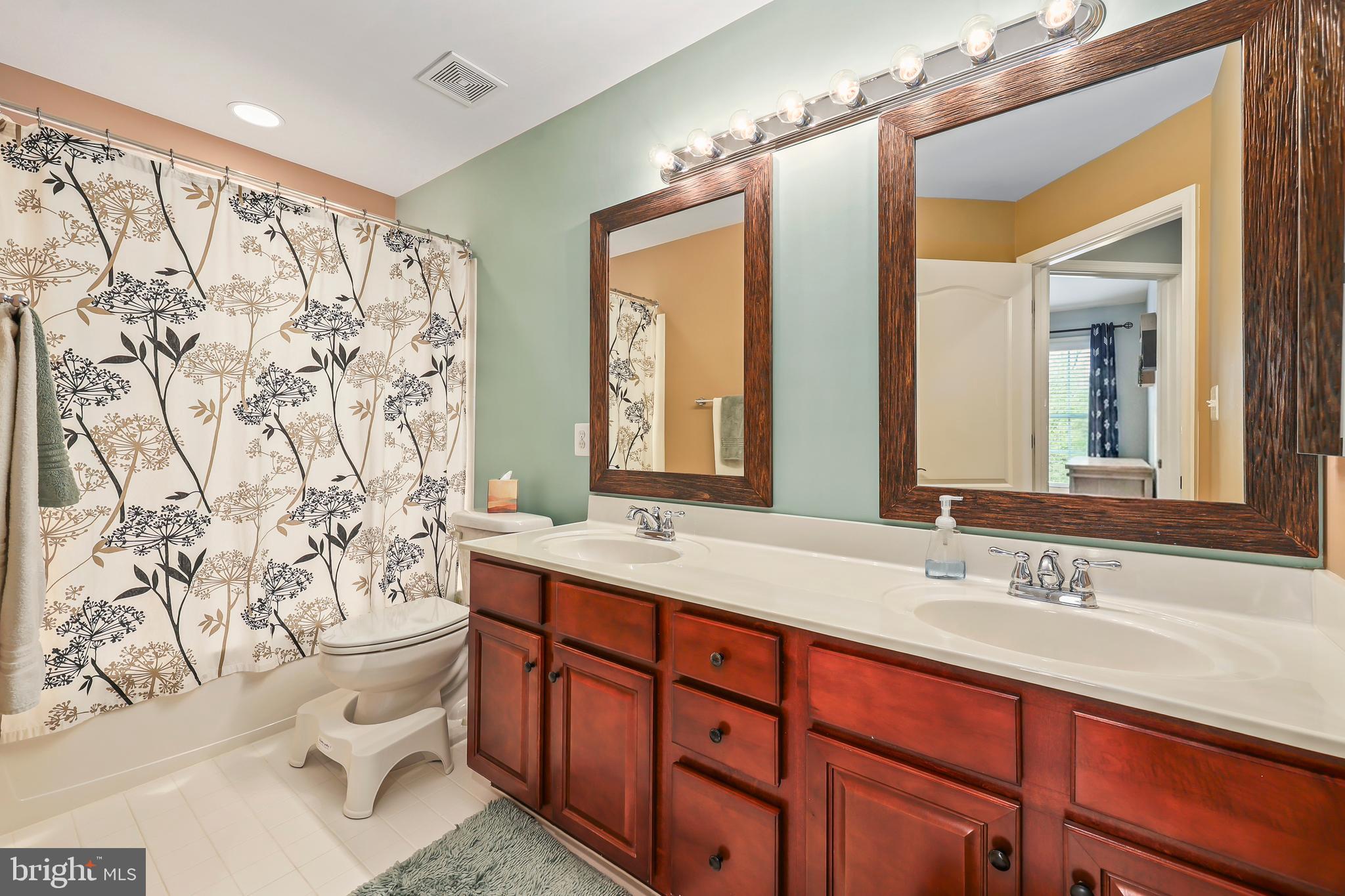 BRADDOCK CORNER - Residential