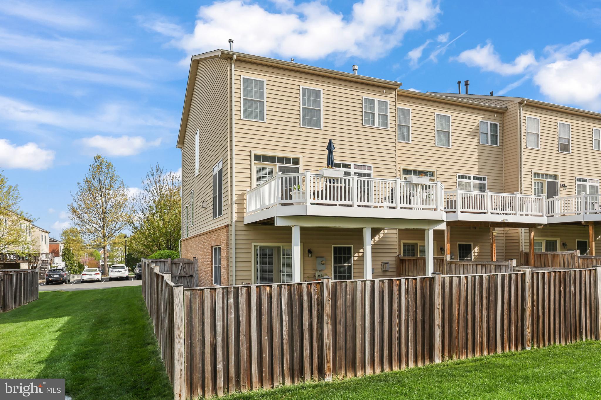 BRADDOCK CORNER - Residential