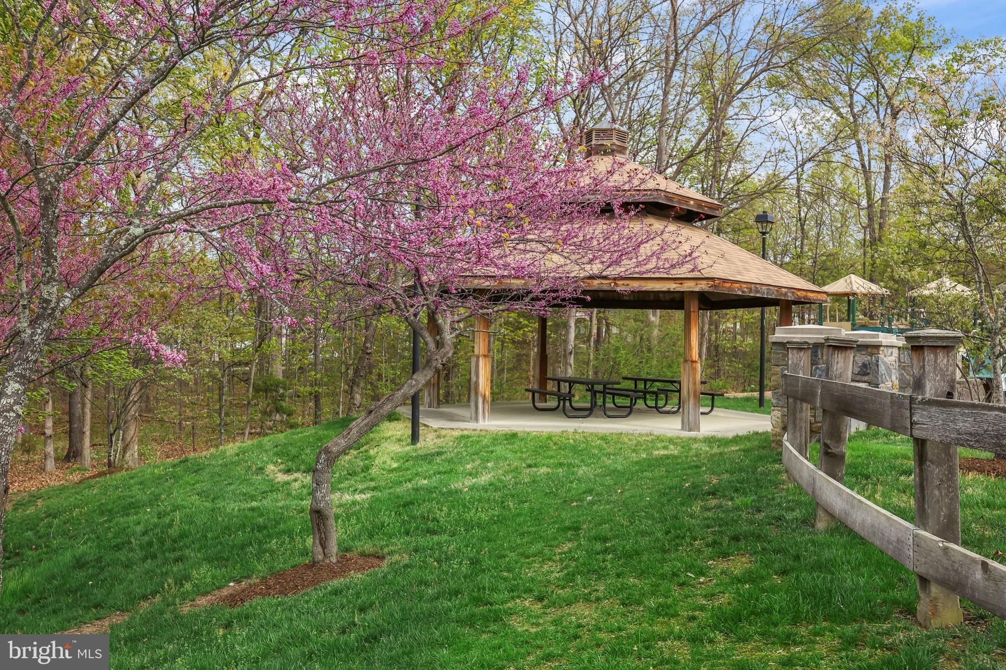 BRADDOCK CORNER - Residential