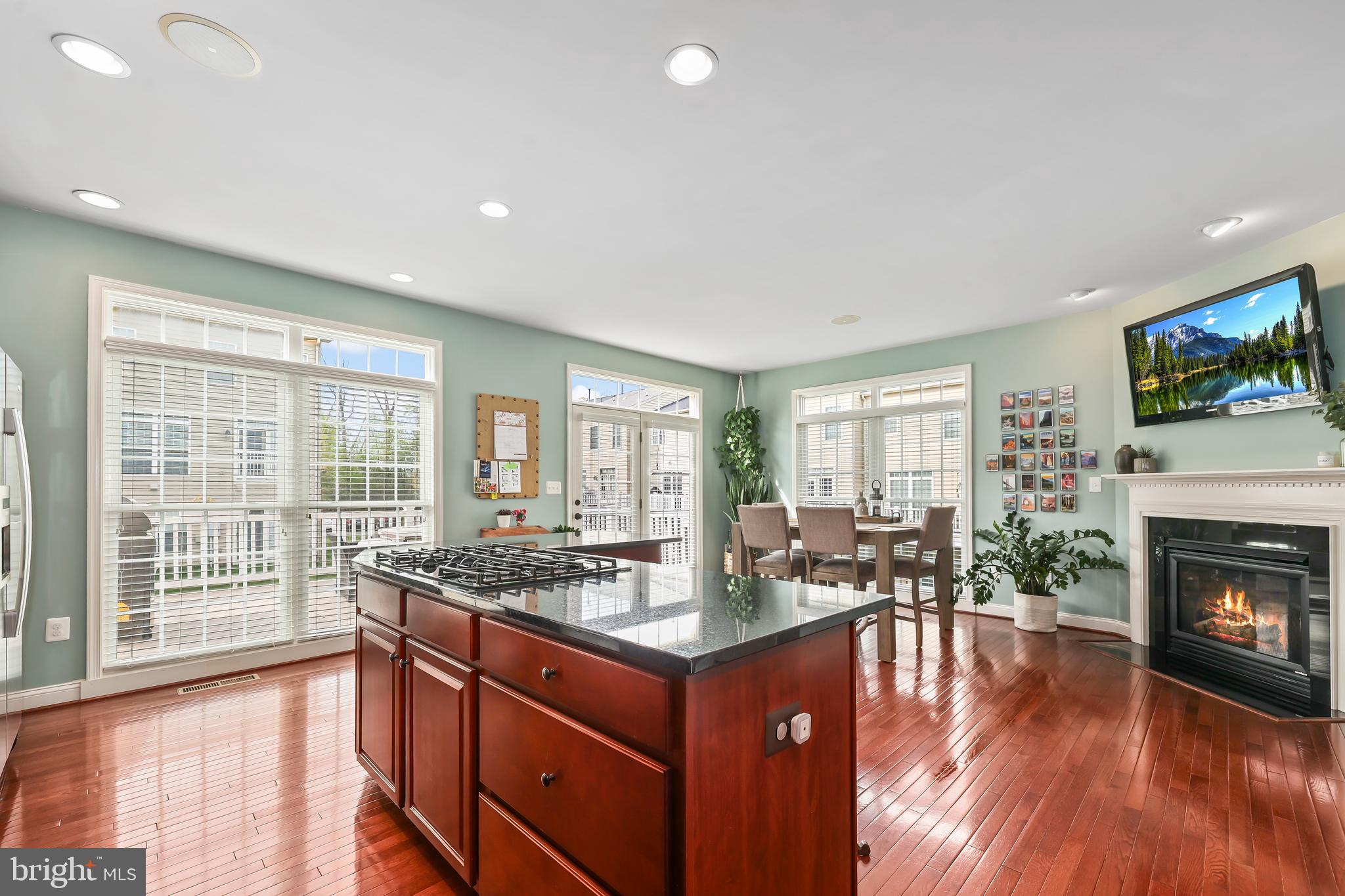 BRADDOCK CORNER - Residential