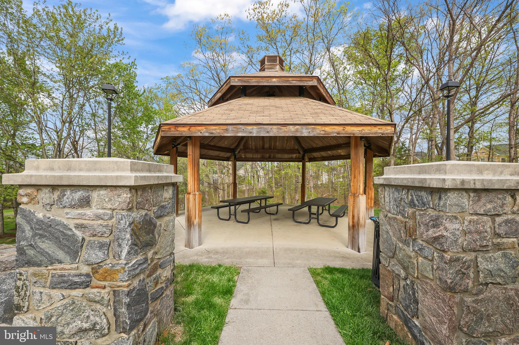 BRADDOCK CORNER - Residential