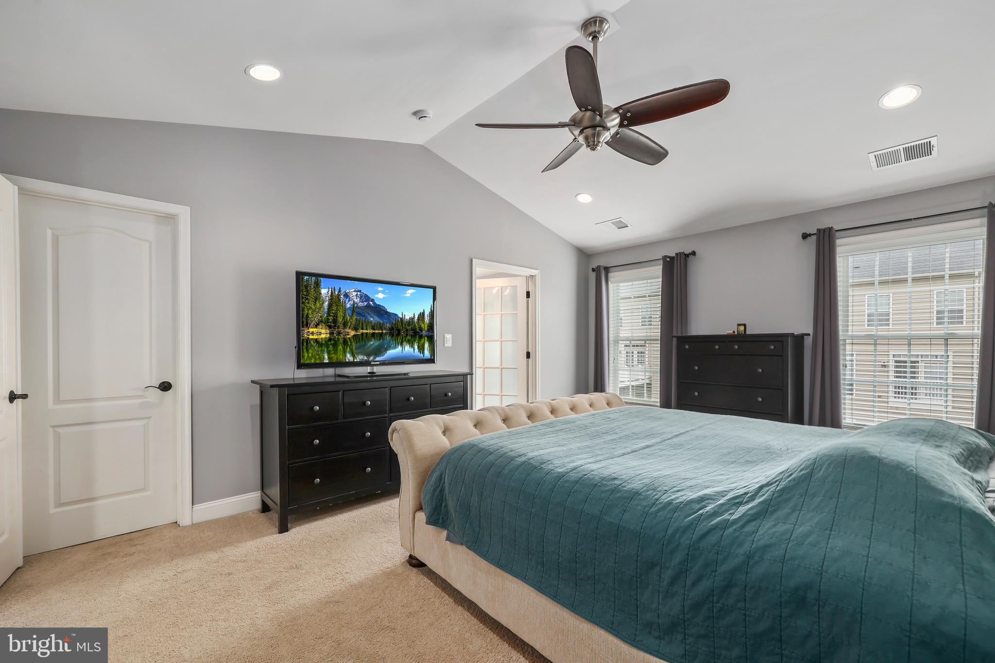 BRADDOCK CORNER - Residential