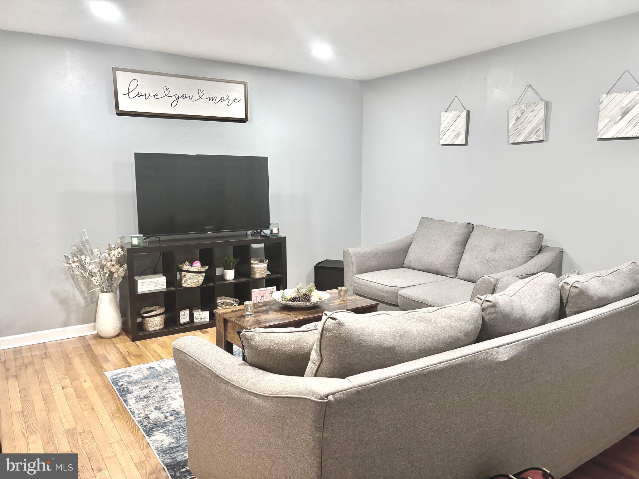 FREDERICKTOWNE TOWNHOUSE - Residential