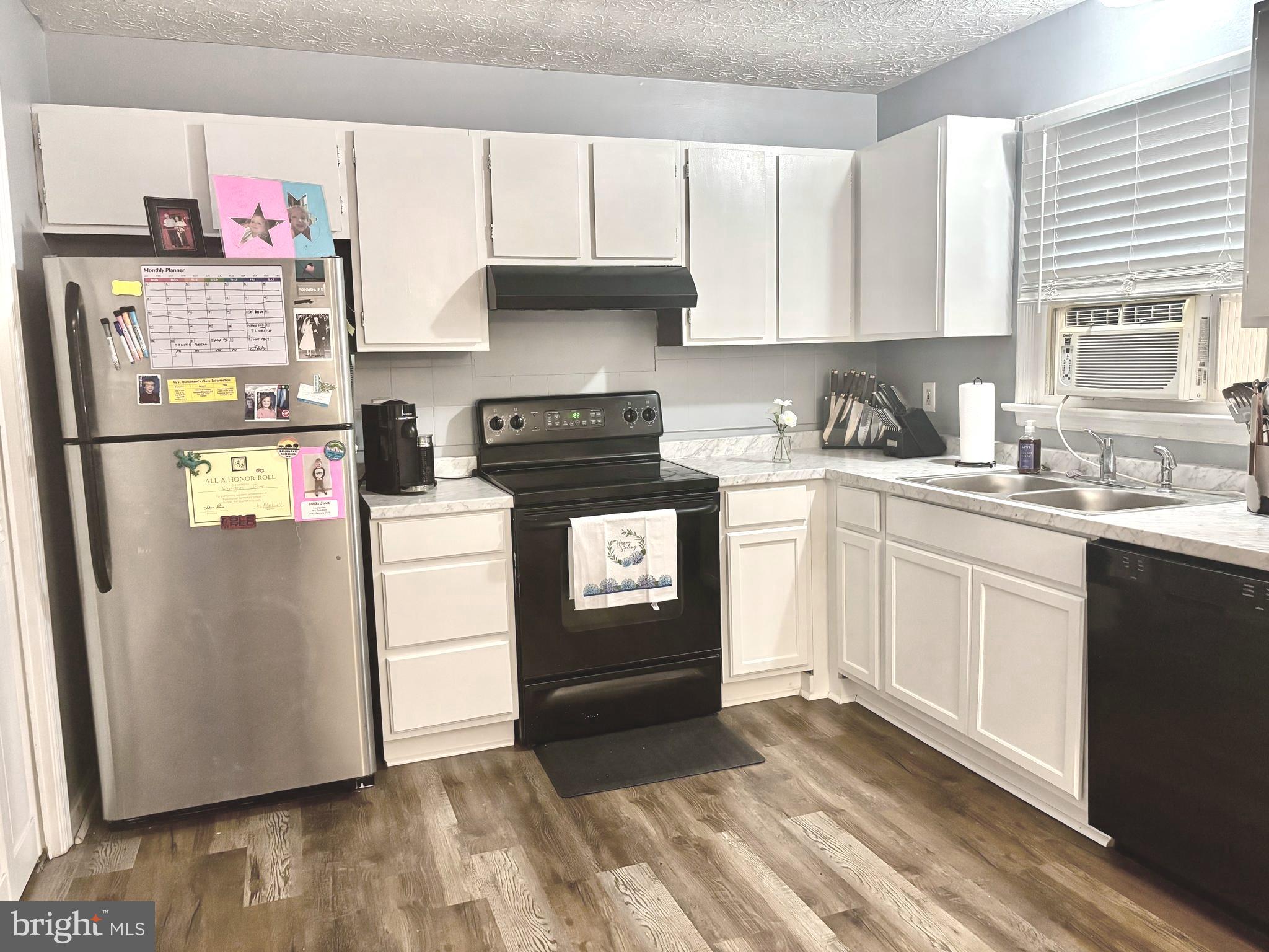 FREDERICKTOWNE TOWNHOUSE - Residential