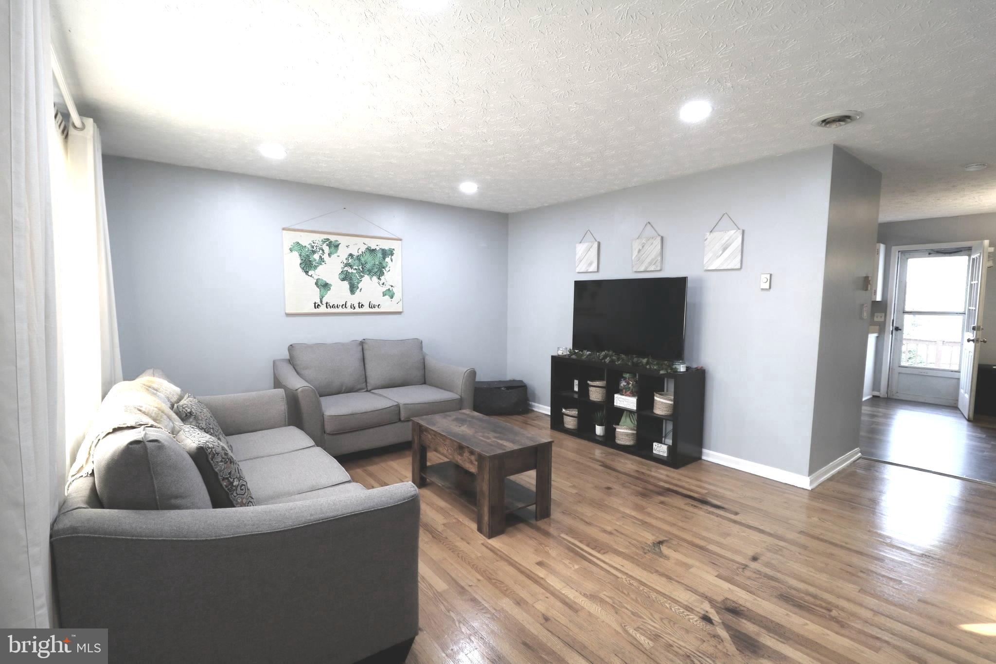 FREDERICKTOWNE TOWNHOUSE - Residential