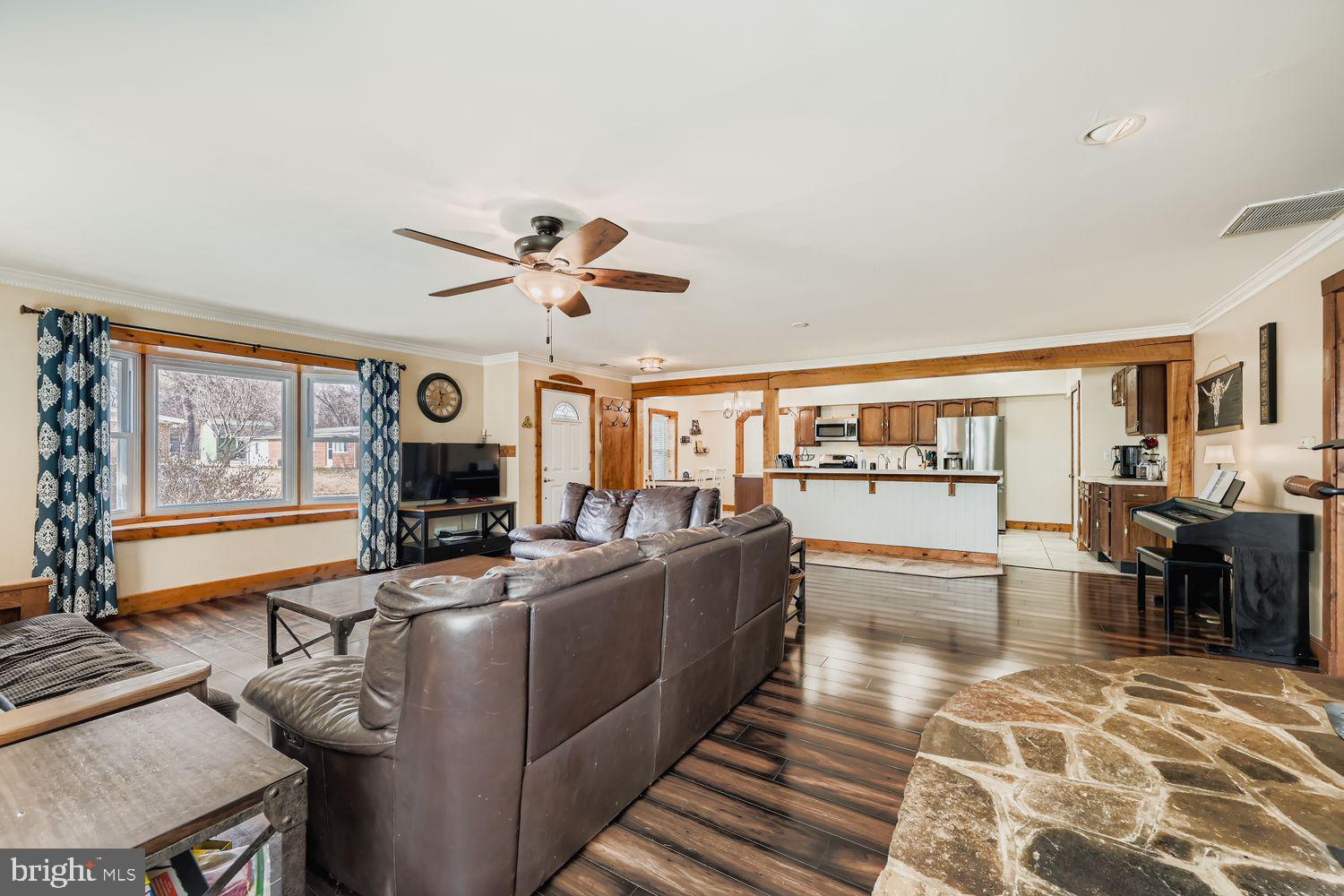 1121 NOTTINGHAM DRIVE