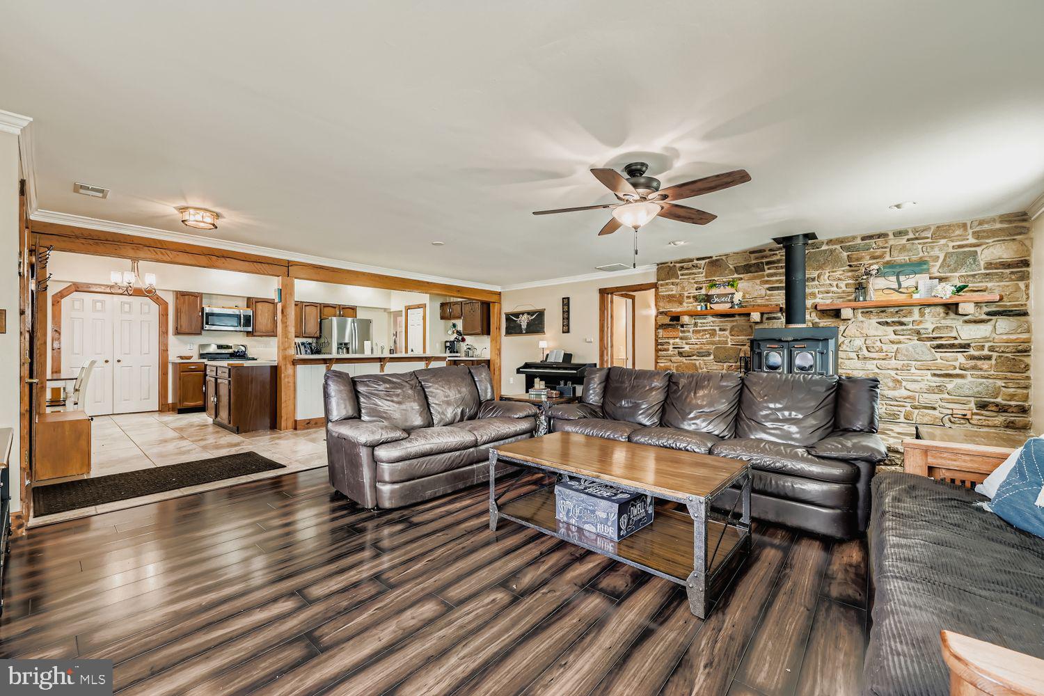 1121 NOTTINGHAM DRIVE