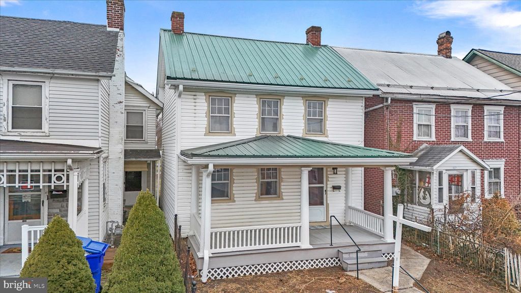 Photo of 129 E Franklin Street, GREENCASTLE, PA 17225 (MLS # PAFL2032988)