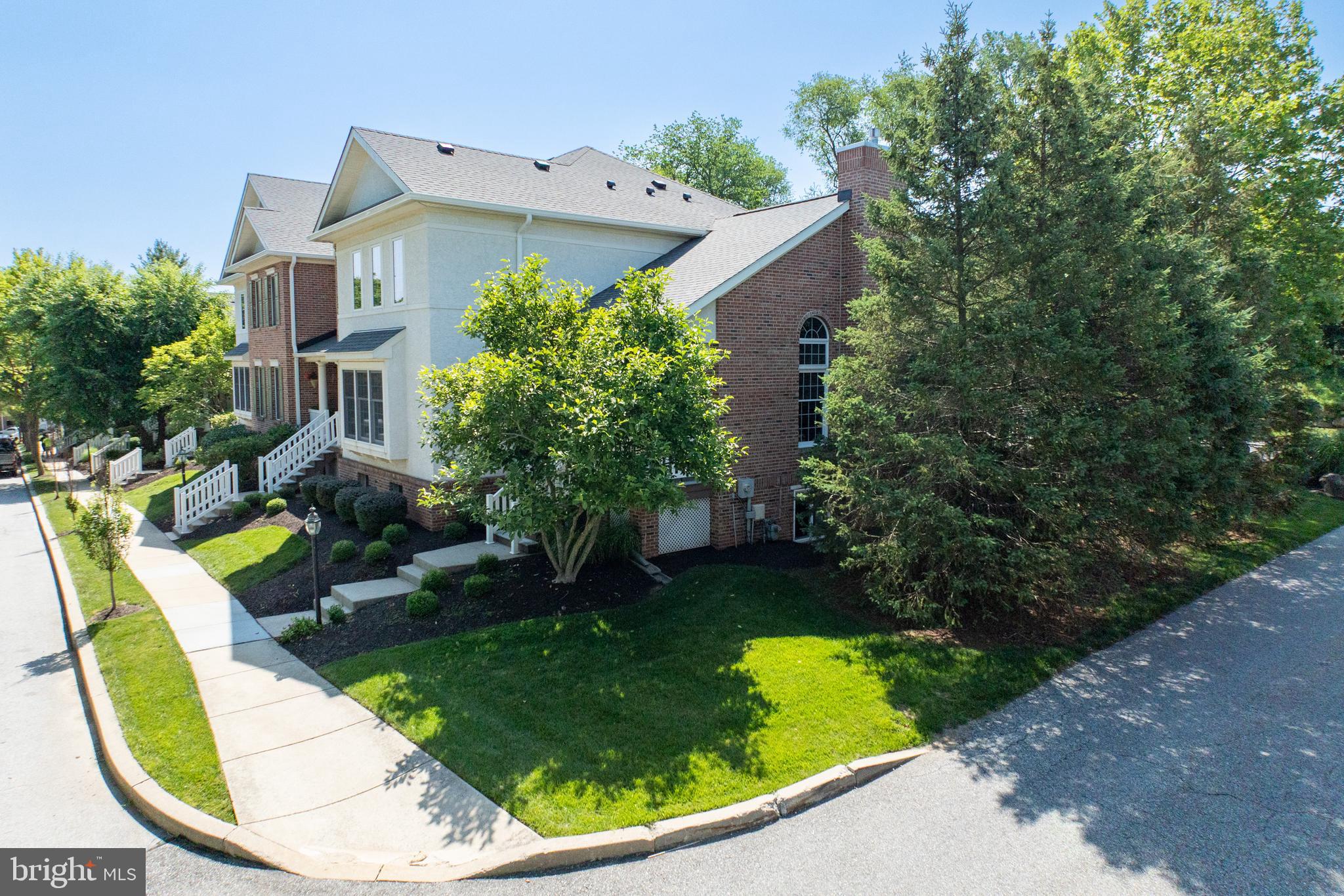 423 VINEYARD LANE