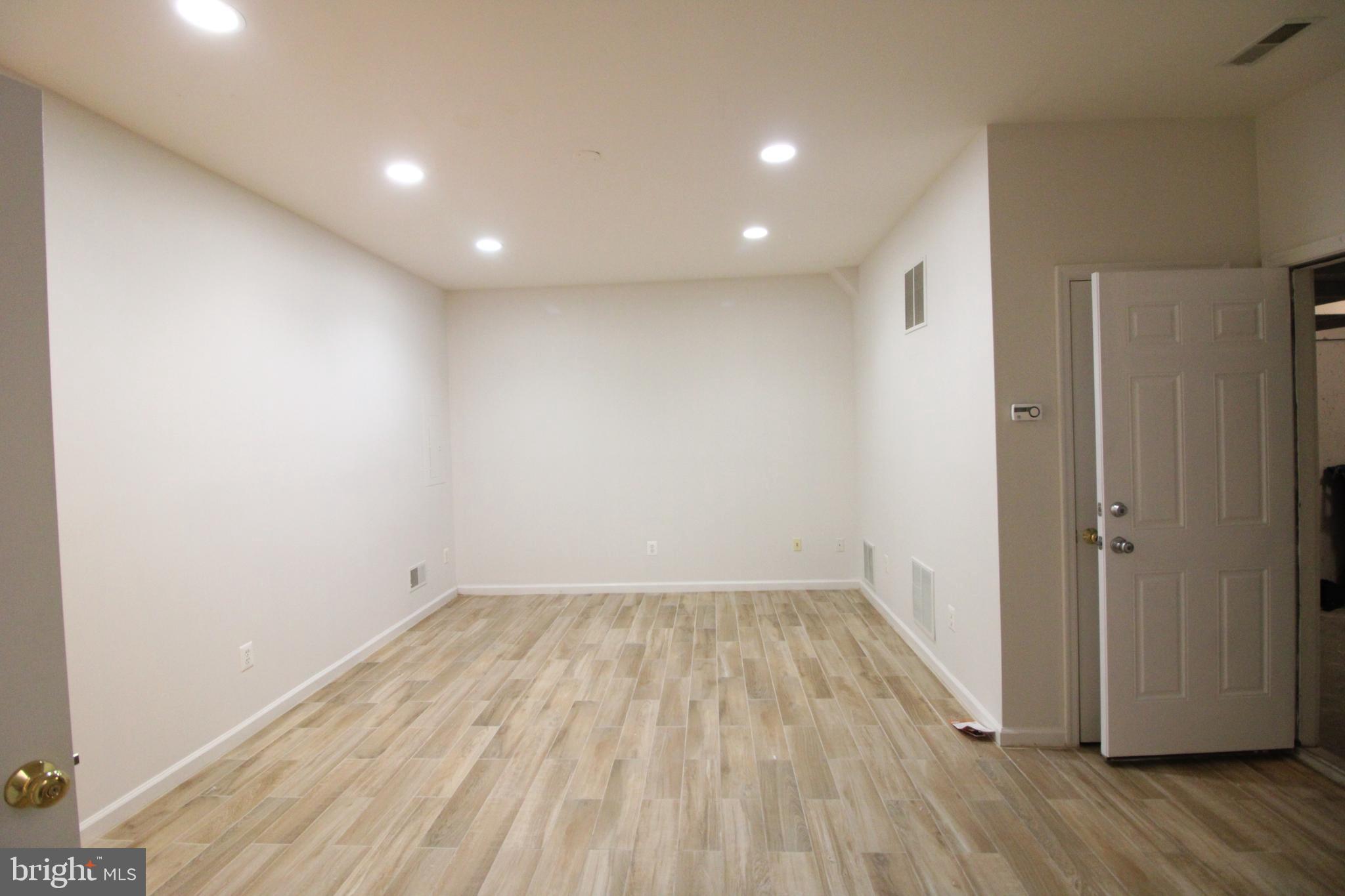 HERITAGE WOODS - Residential Lease