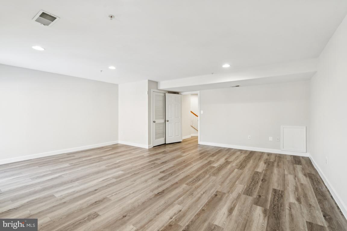 WAVERLY WOODS - Residential